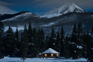 yurt-moonlight