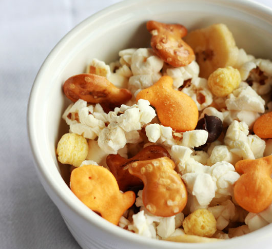 Goldfish popcorn mix