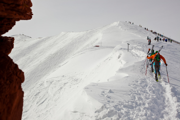 Gång uppför highland bowl 