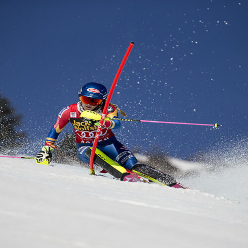 Mikaela Shiffrin skiing